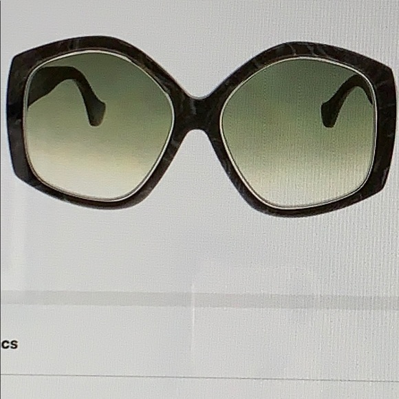 New Women’s Balenciaga Sunglasses - Picture 3 of 8